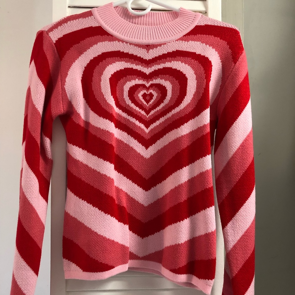 Selling this crew neck